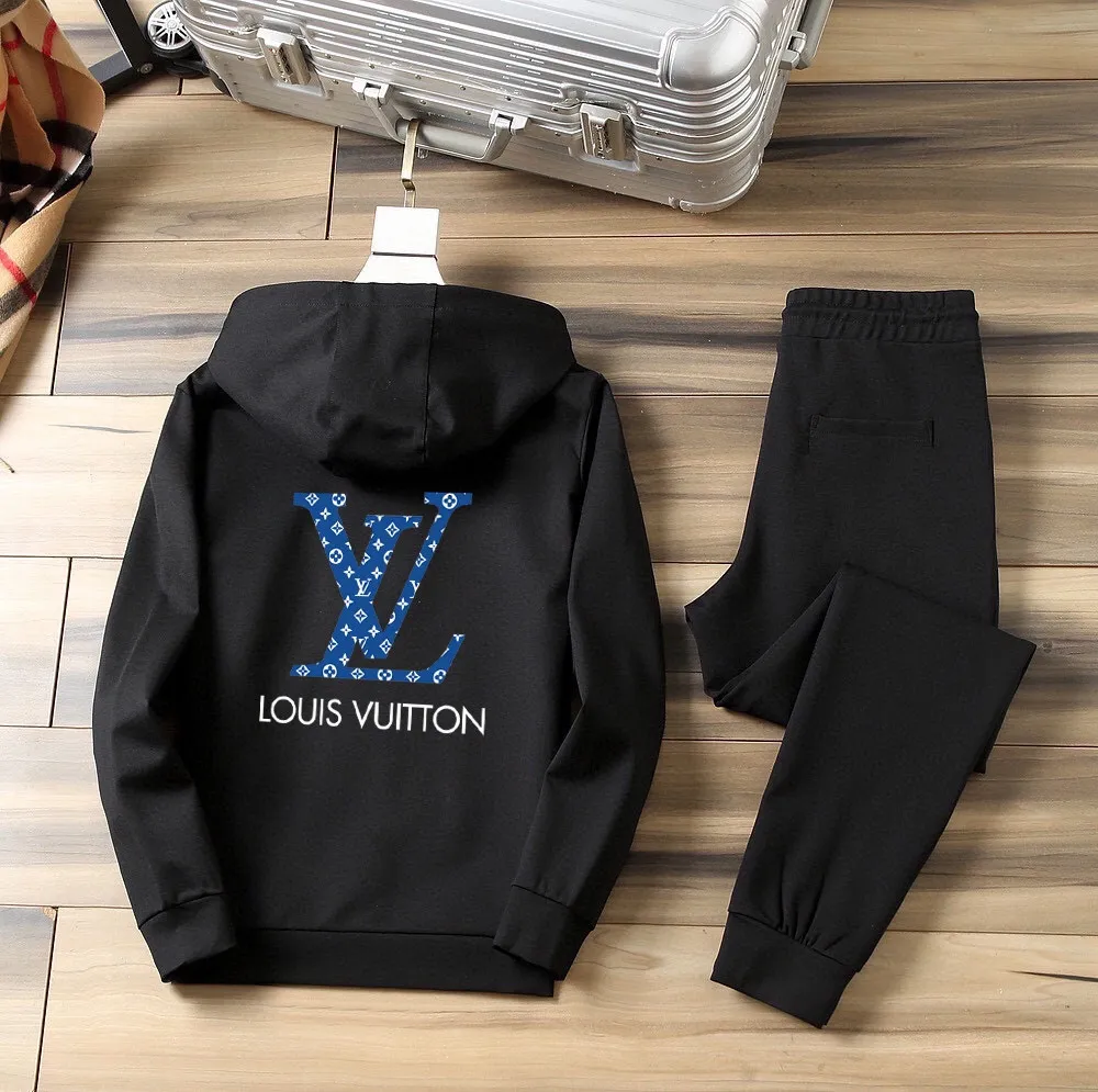 🅿️420 [LV Louis Vuitton] (Fat Man Gospel) hot-selling suit is coming. Focus on the original version of the official website. 2025 new hot-selling cardigan sweater suit. The original order is the best. 🇭🇰The meticulous work of top designers is dedicated to a fitting and perfect upper body effect. All-natural high-quality Roman cotton 100%, close-fitting comfort, noble and elegant! Original hardware embodies elegance and nobility! Counter size: M-5XL (maximum wear up to 220 pounds)
